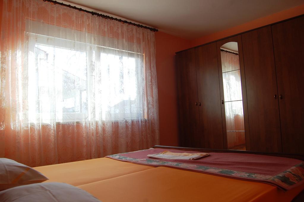 Apartments Setka Veglia Cameră foto